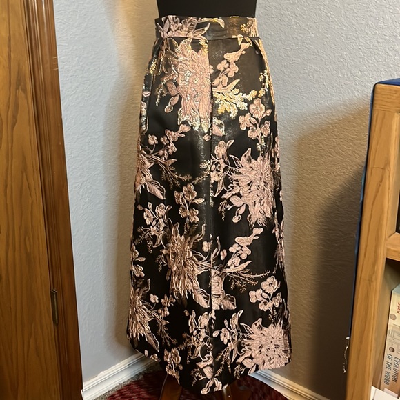 Miss Selfridge Tea Length Jacquard Skirt - Picture 6 of 7